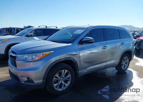 2015 Toyota Highlander Xle V6 from USA, damaged, VIN 5TDKKRFH5FS040343